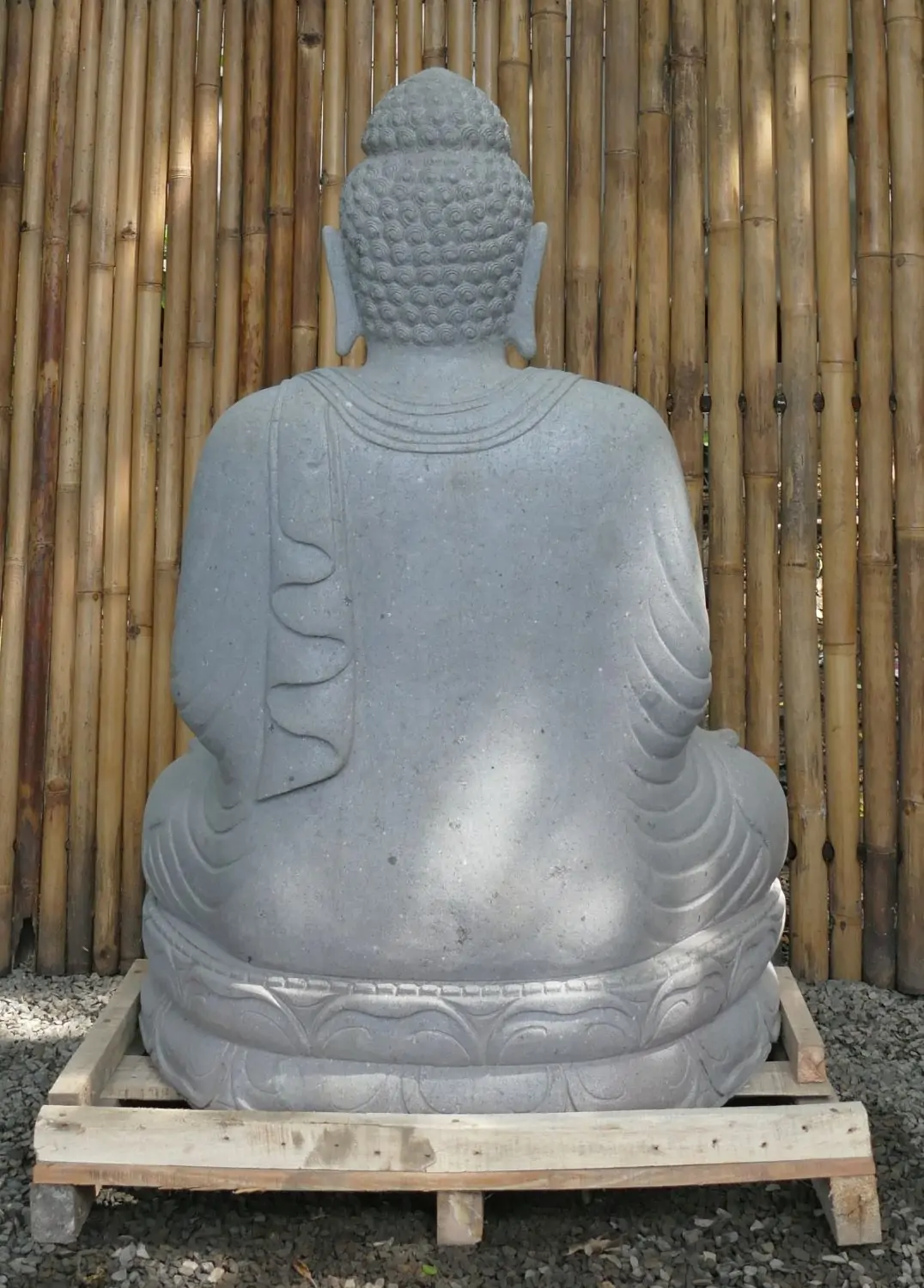 Artikelbild 3 des Artikels “Sitzender Buddha aus Flussstein in Bhumisparsha - Geste des Berührens der Erde. 120 cm Höhe. einzigartige Version “